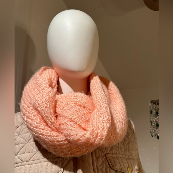 Infinity very soft and cozy peach scarf - Picture 1 of 9
